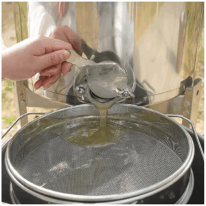 LETWOO 20L Beekeeping Honey Pail with 304 Stainless Steel Honey Gate - Image 2